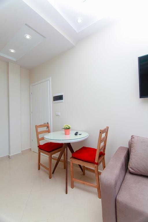Blue Sea Apartments Sarandë Pokoj fotografie